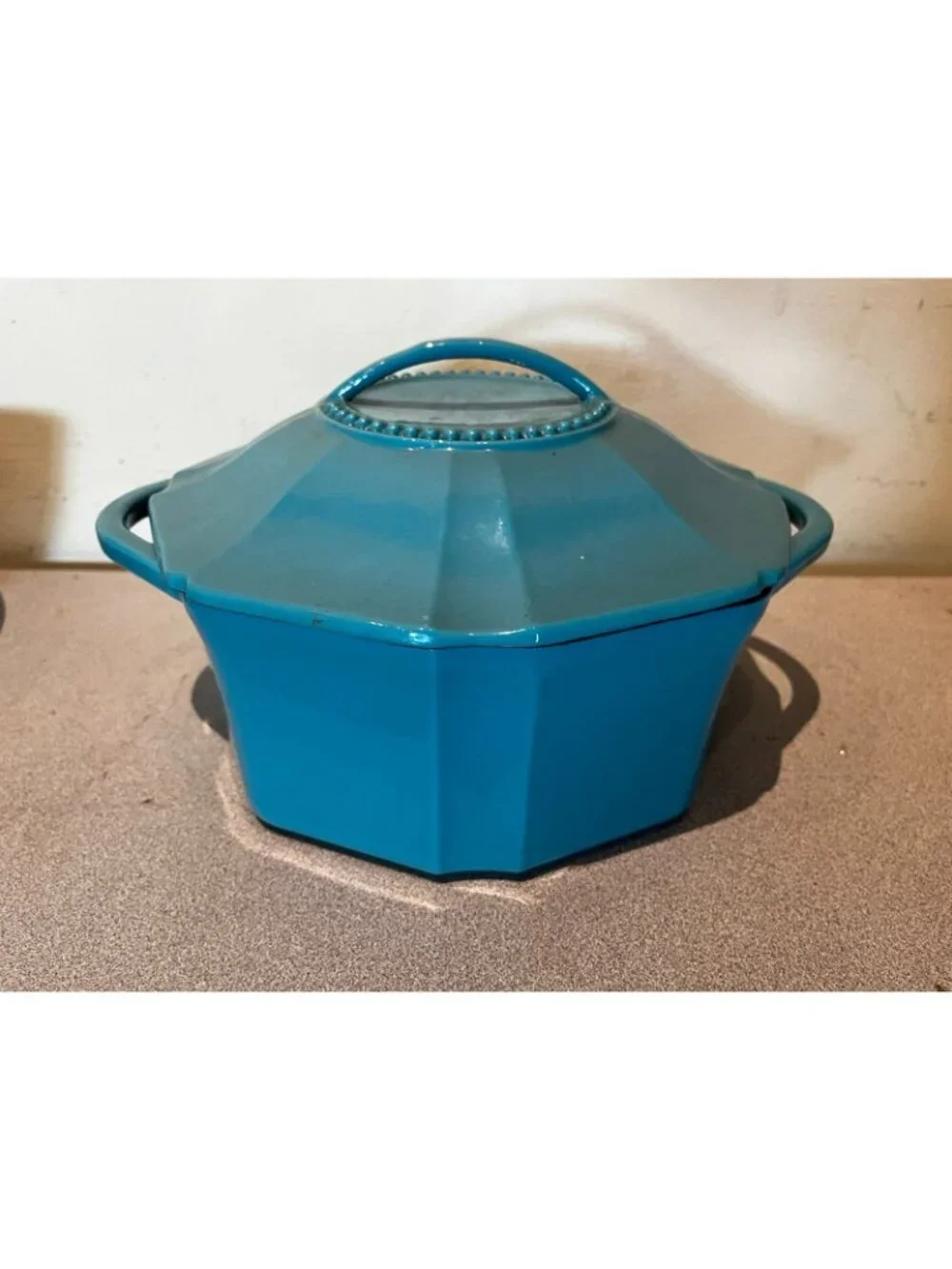 Issac Mizrahi Designer Blue Enamel Cast Iron 6 Quart Dutch Oven Lidded Pot